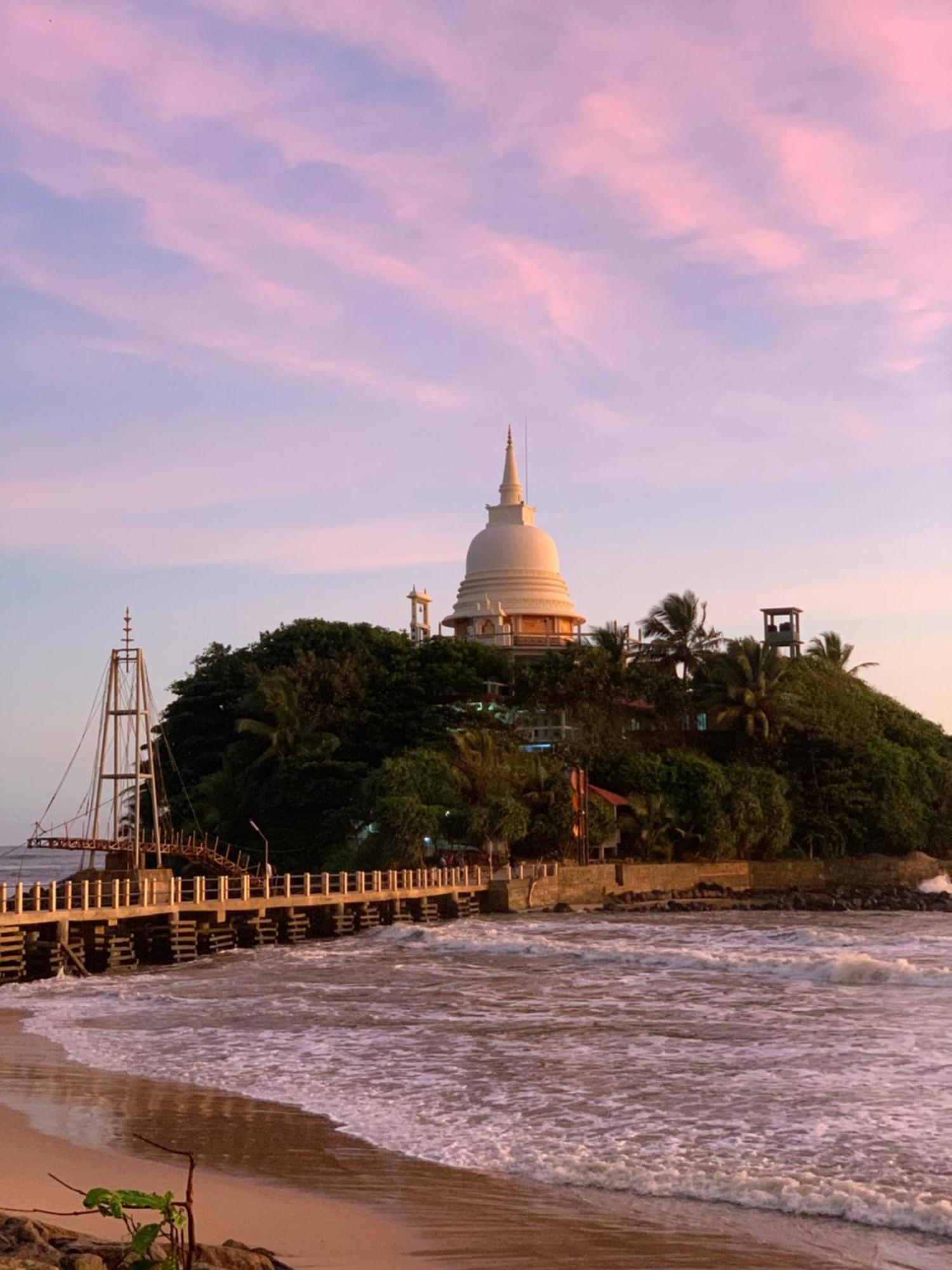 مبيت وإفطار ديكويلاّ تين Thaproo Bay Hiriketiya المظهر الخارجي الصورة